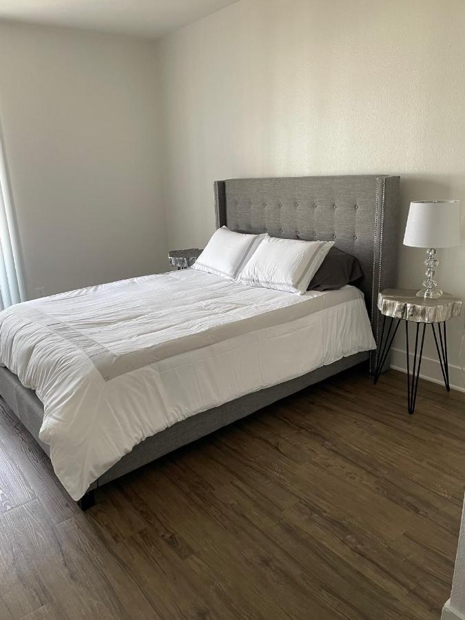 Villa Marina - Modern & Immaculate, Spacious, Gated Condo With Fireplace Pool, Gym, 2 Master Bedrooms Los Angeles Ngoại thất bức ảnh