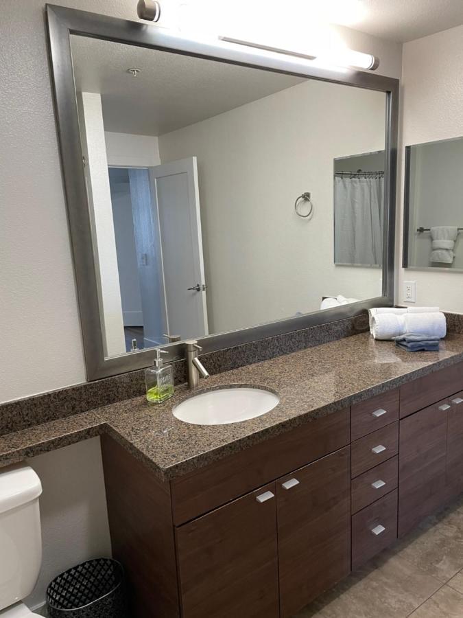 Villa Marina - Modern & Immaculate, Spacious, Gated Condo With Fireplace Pool, Gym, 2 Master Bedrooms Los Angeles Ngoại thất bức ảnh